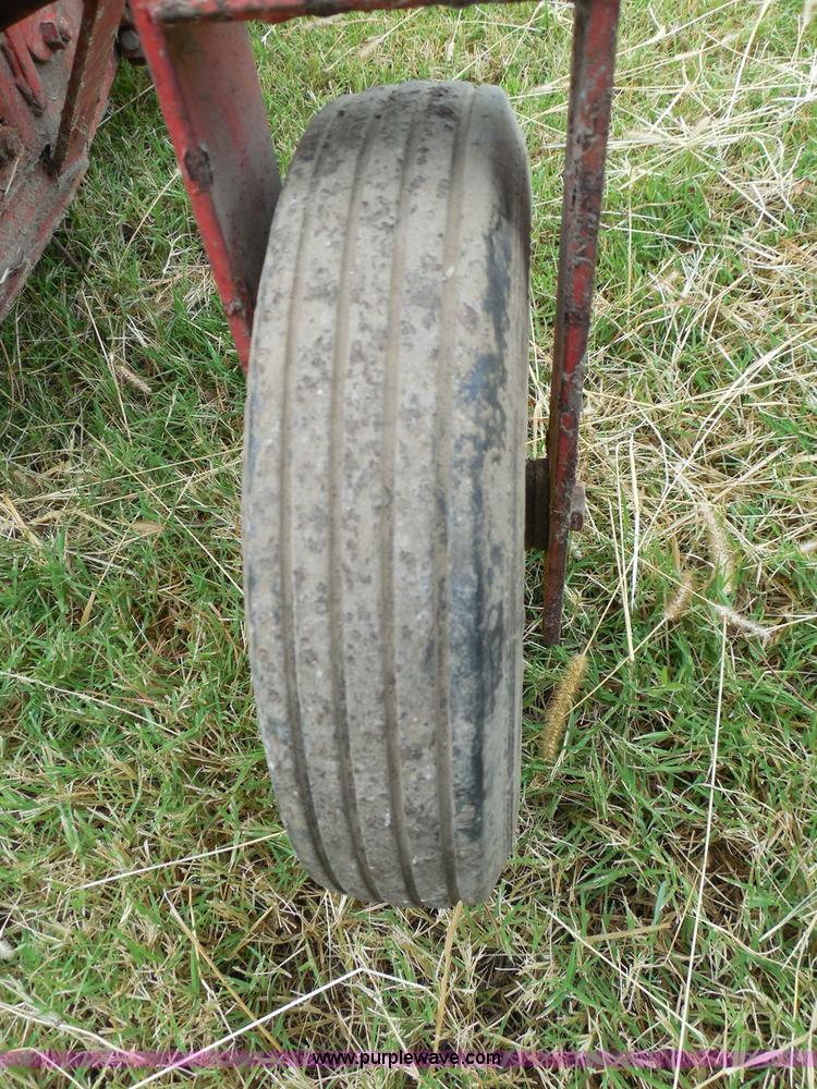 image for item I3324 Melroe pickup unit