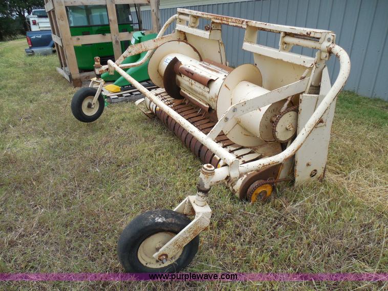 image for item I3327 Windrow pickup head