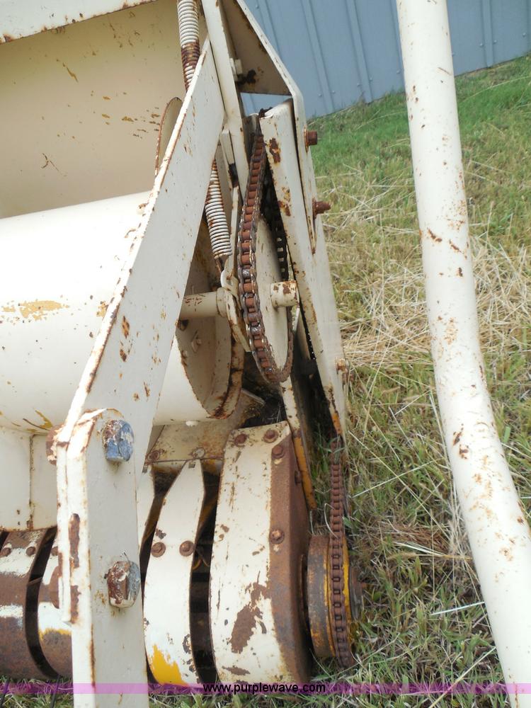 image for item I3327 Windrow pickup head