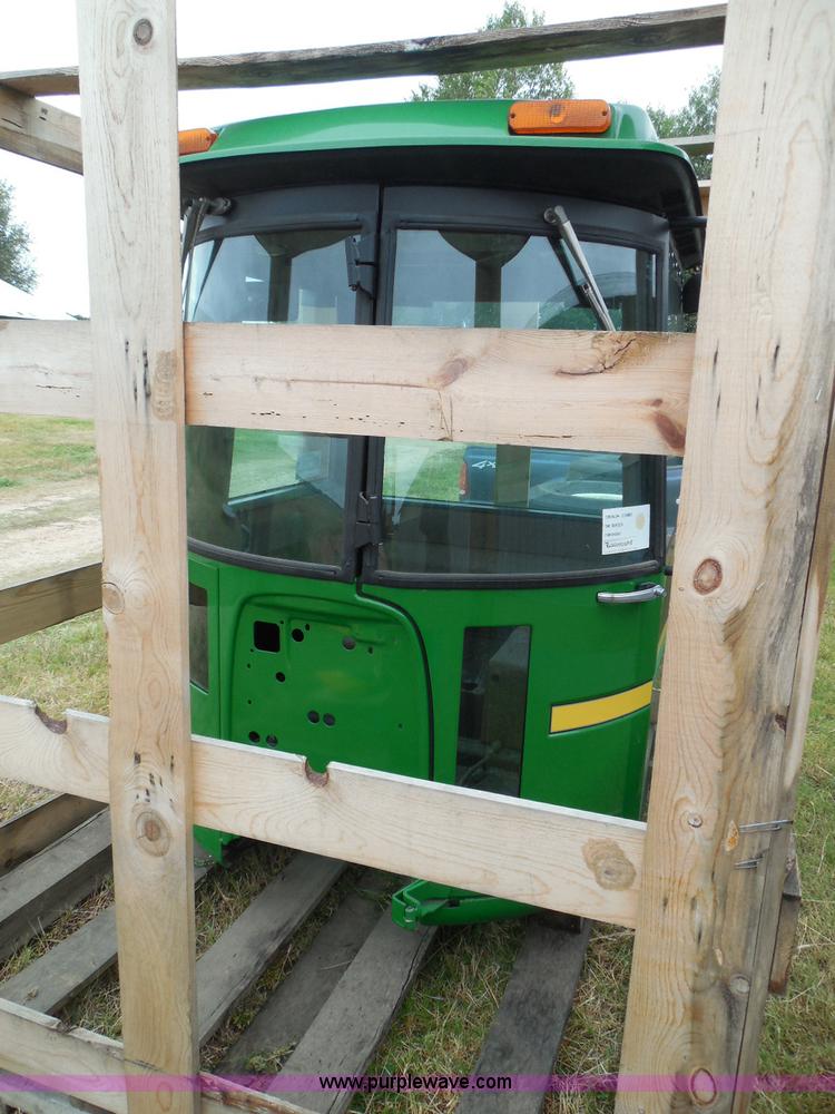image for item I3329 1988 John Deere tractor cab