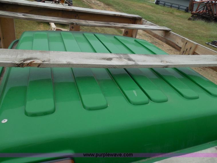 image for item I3329 1988 John Deere tractor cab