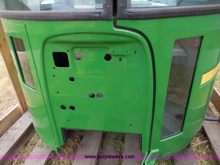 image for item I3329 1988 John Deere tractor cab
