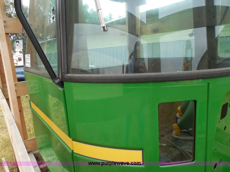 image for item I3329 1988 John Deere tractor cab