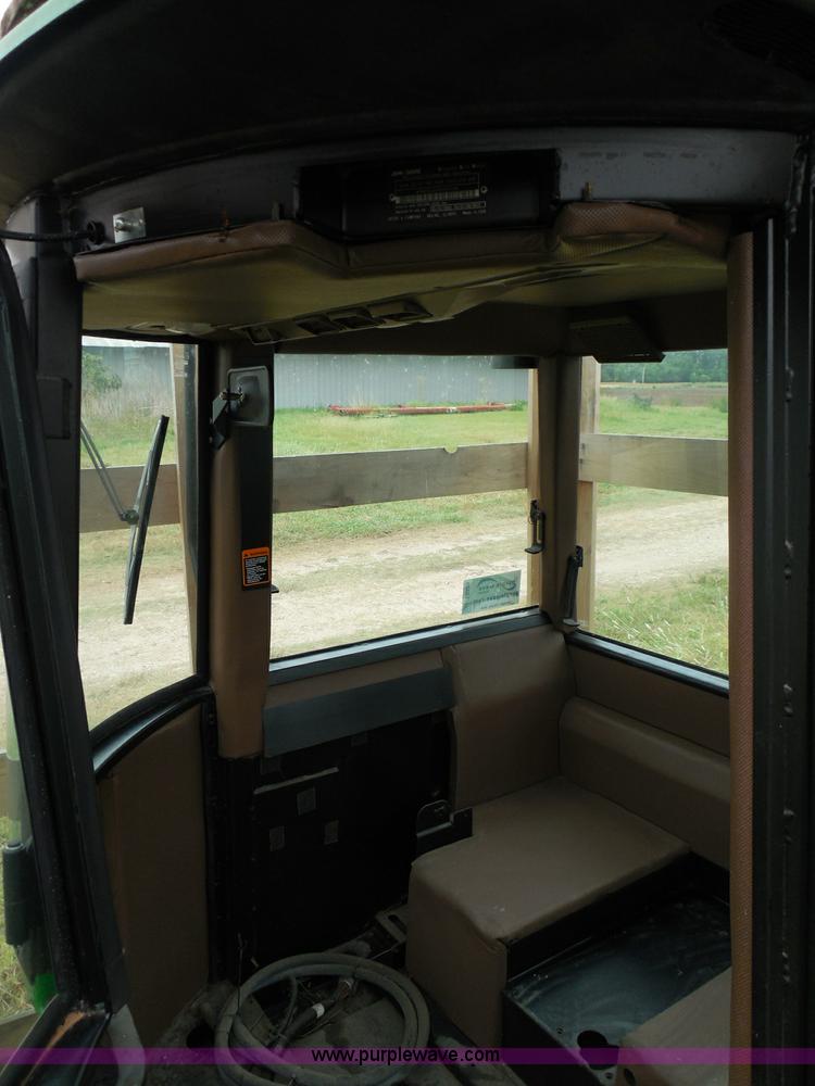 image for item I3329 1988 John Deere tractor cab