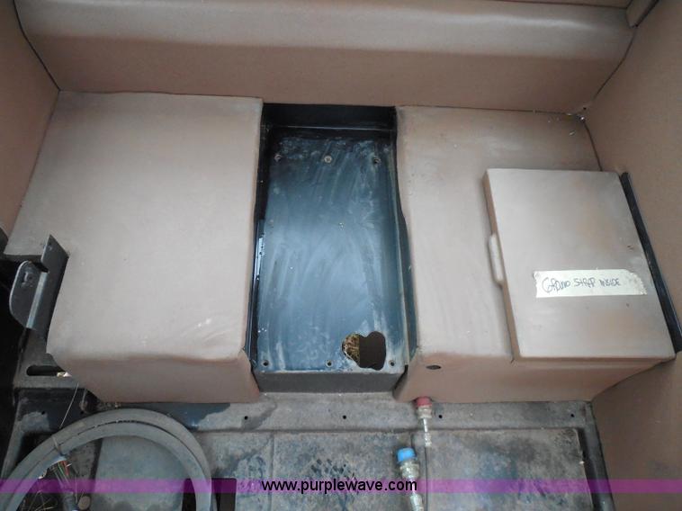 image for item I3329 1988 John Deere tractor cab