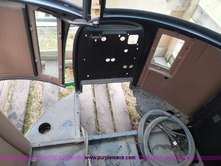 image for item I3329 1988 John Deere tractor cab