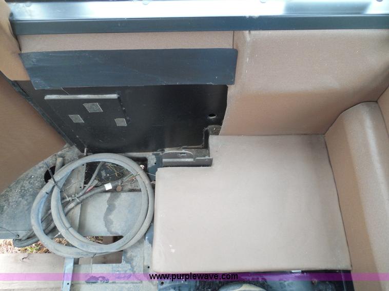 image for item I3329 1988 John Deere tractor cab