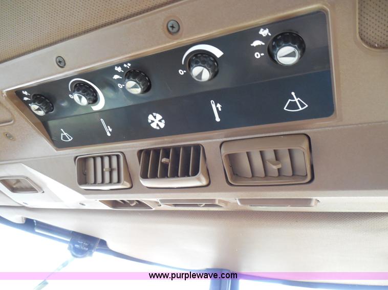 image for item I3329 1988 John Deere tractor cab