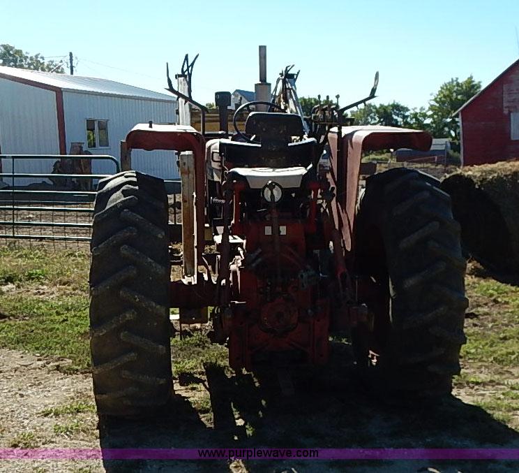 image for item I5396 International Farmall 656 tractor