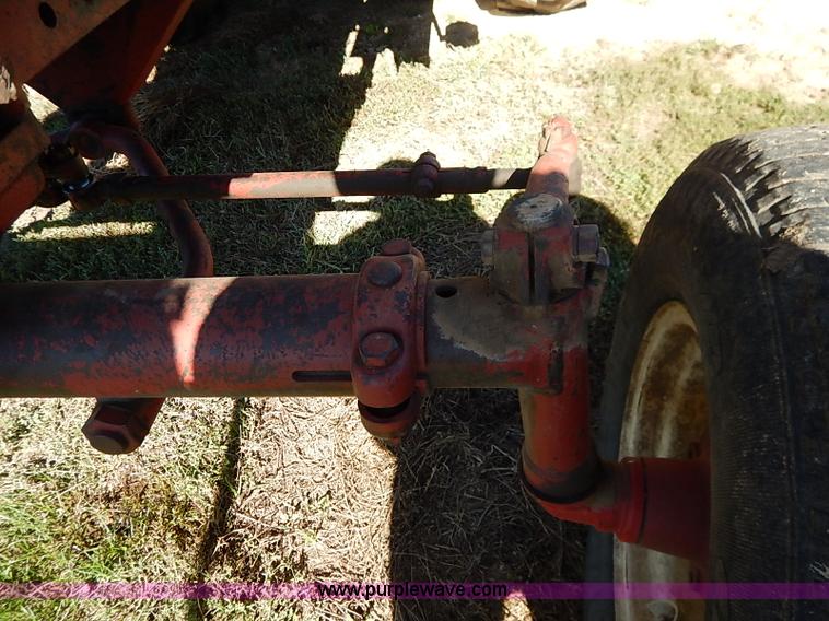 image for item I5396 International Farmall 656 tractor