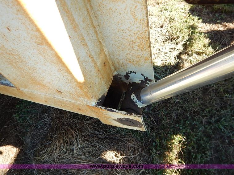 image for item I5396 International Farmall 656 tractor