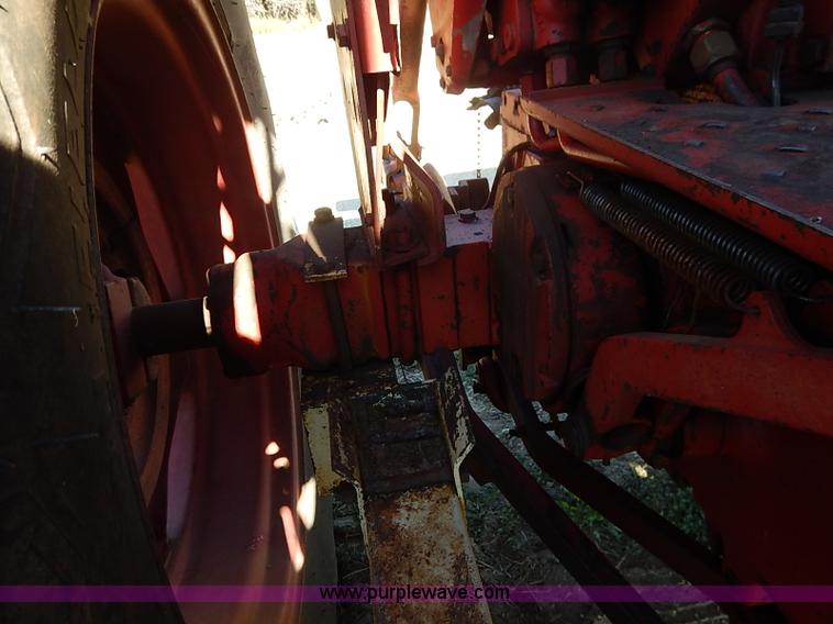 image for item I5396 International Farmall 656 tractor