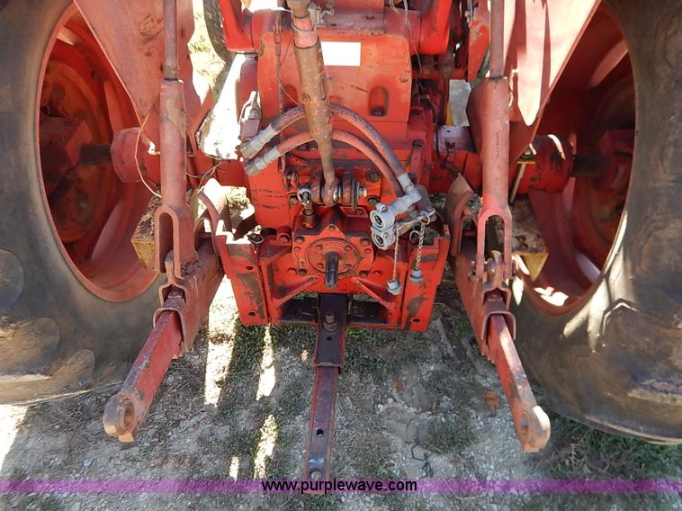 image for item I5396 International Farmall 656 tractor