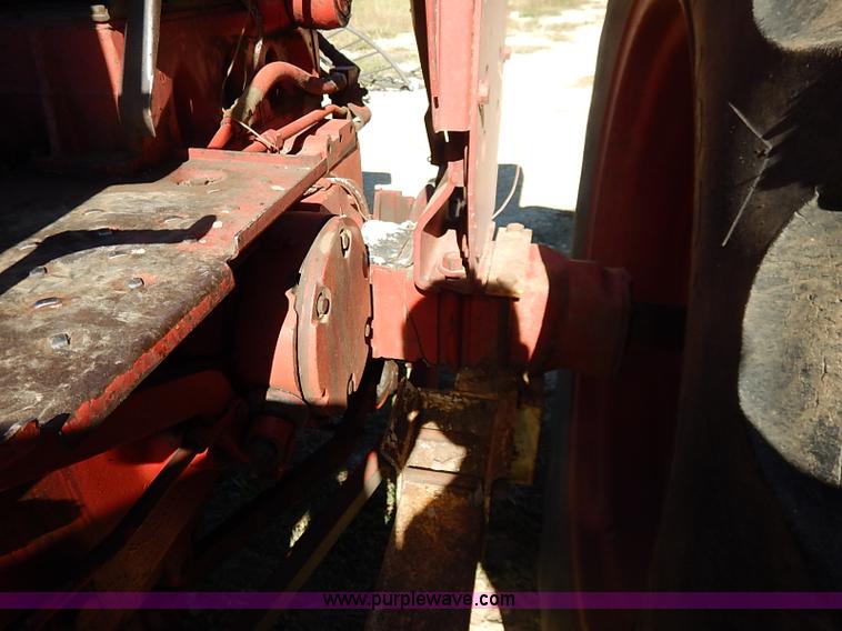 image for item I5396 International Farmall 656 tractor