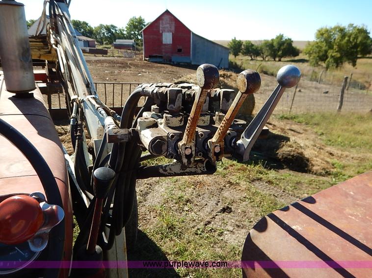 image for item I5396 International Farmall 656 tractor