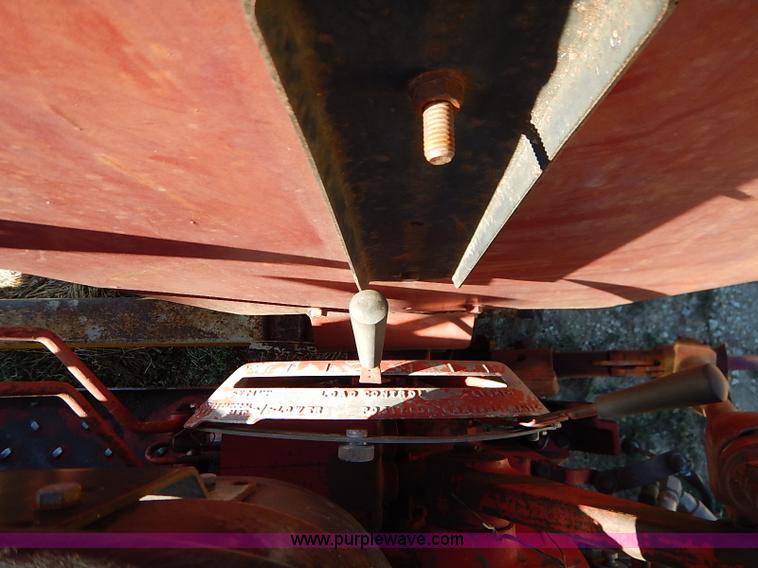 image for item I5396 International Farmall 656 tractor