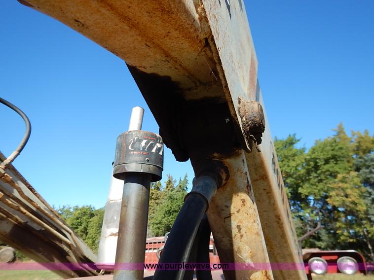 image for item I5396 International Farmall 656 tractor