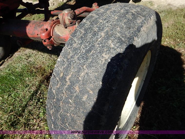 image for item I5396 International Farmall 656 tractor