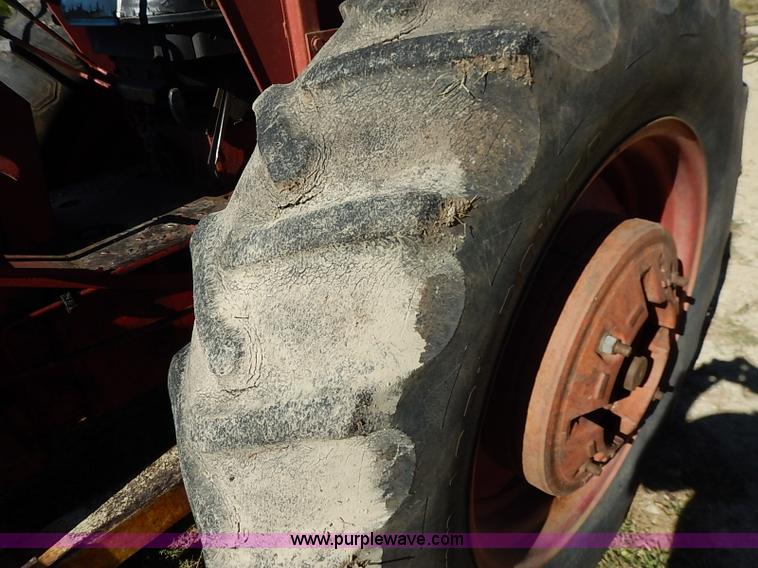 image for item I5396 International Farmall 656 tractor