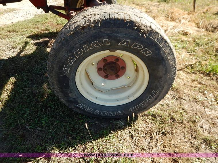 image for item I5396 International Farmall 656 tractor