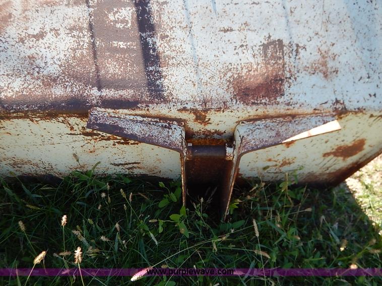 image for item I5396 International Farmall 656 tractor