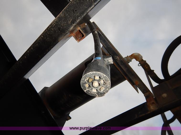 image for item I5400 2001 Lone-star 21' gooseneck flatbed trailer