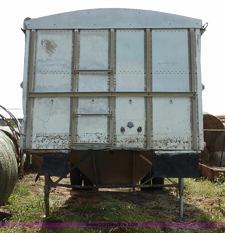 image for item I5406 1979 Merritt single hopper grain trailer