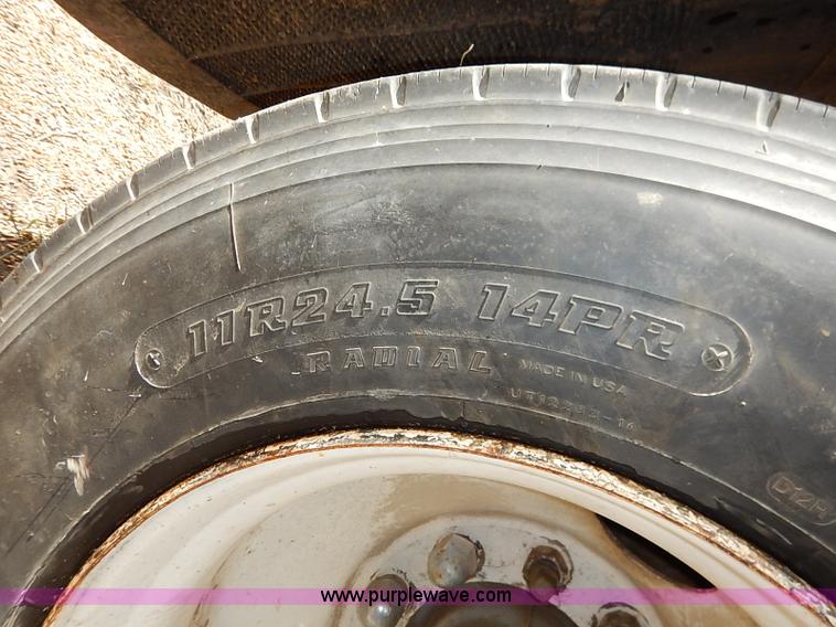 image for item I5406 1979 Merritt single hopper grain trailer