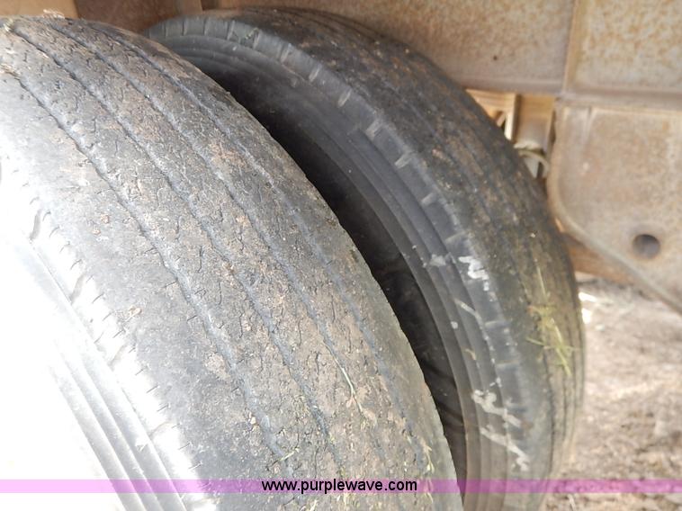 image for item I5406 1979 Merritt single hopper grain trailer