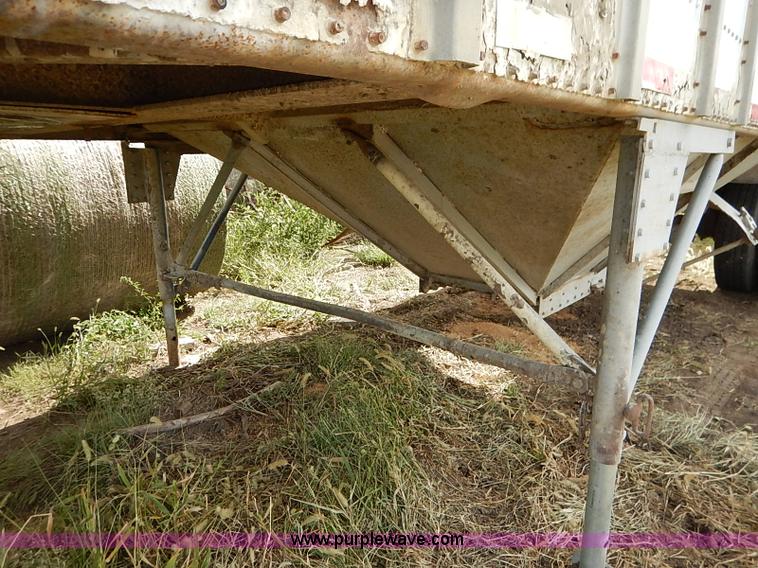 image for item I5406 1979 Merritt single hopper grain trailer