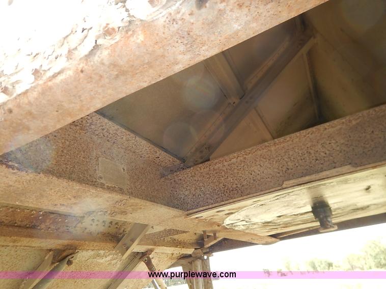 image for item I5406 1979 Merritt single hopper grain trailer