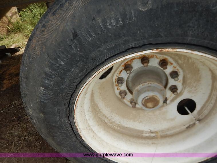 image for item I5406 1979 Merritt single hopper grain trailer