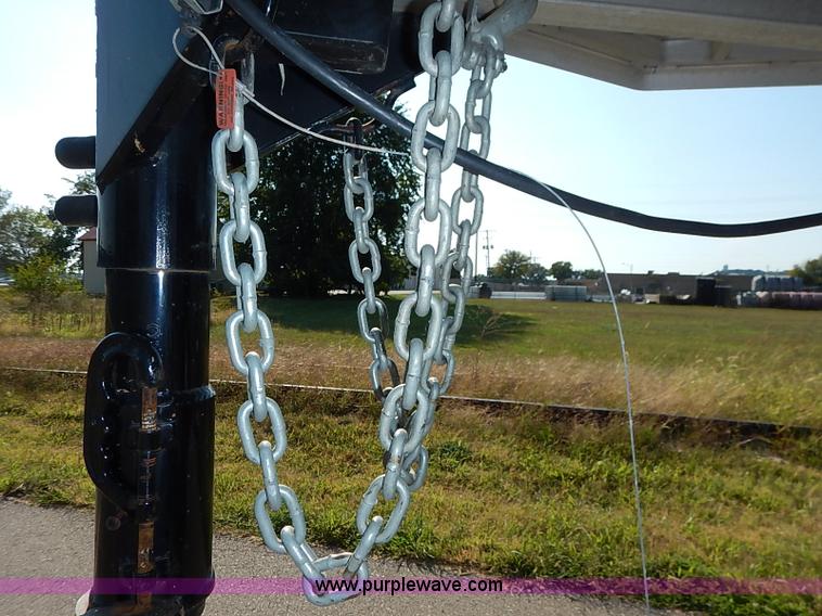 image for item I5457 2004 Liberty 20' gooseneck stock trailer