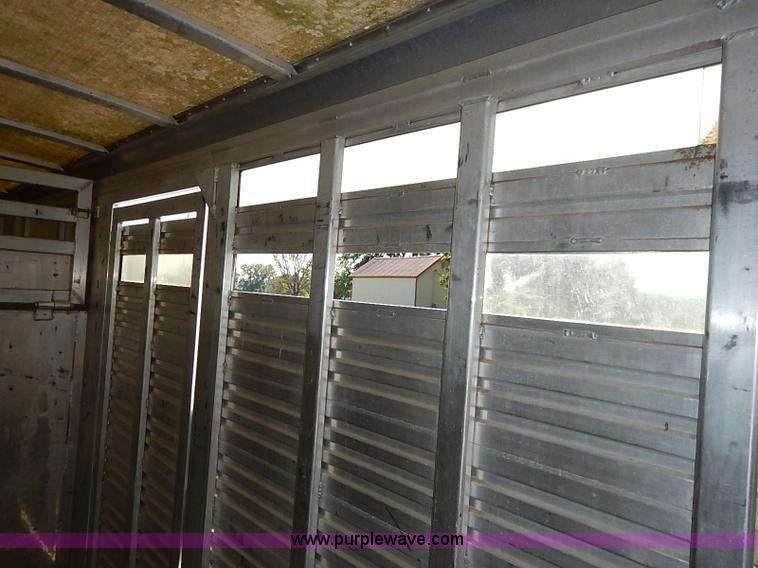 image for item I5457 2004 Liberty 20' gooseneck stock trailer