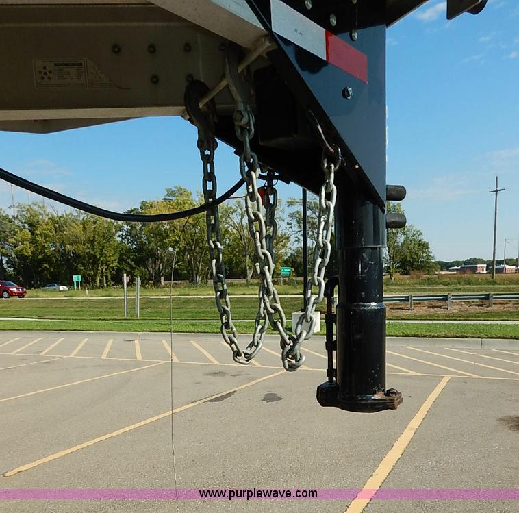 image for item I5457 2004 Liberty 20' gooseneck stock trailer