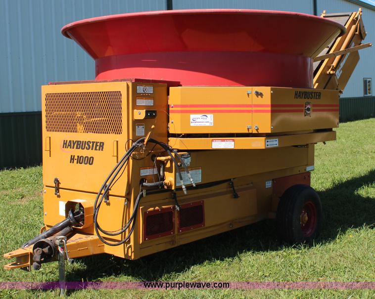 image for item I5772 HayBuster H1000 big bite tub grinder