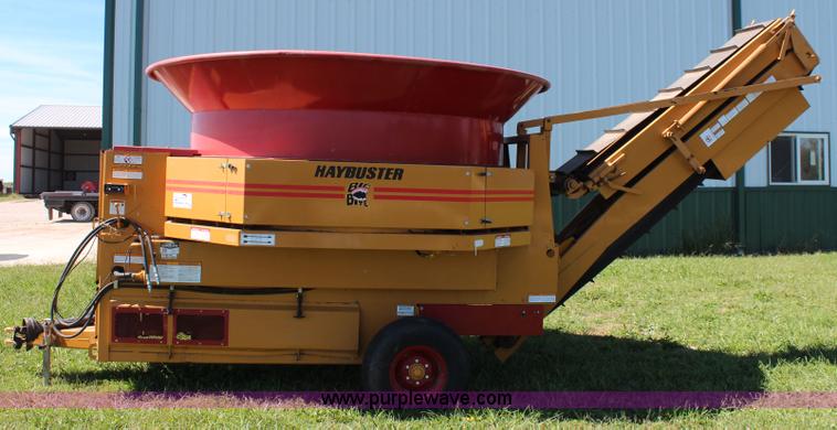 image for item I5772 HayBuster H1000 big bite tub grinder