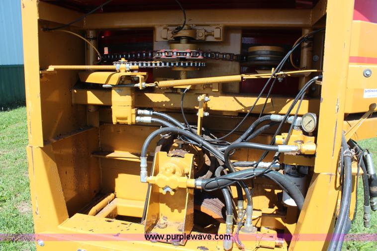 image for item I5772 HayBuster H1000 big bite tub grinder