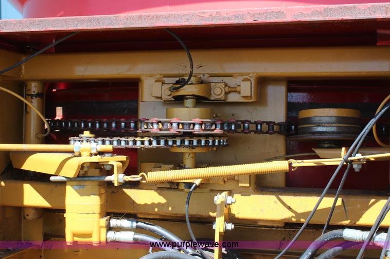 image for item I5772 HayBuster H1000 big bite tub grinder