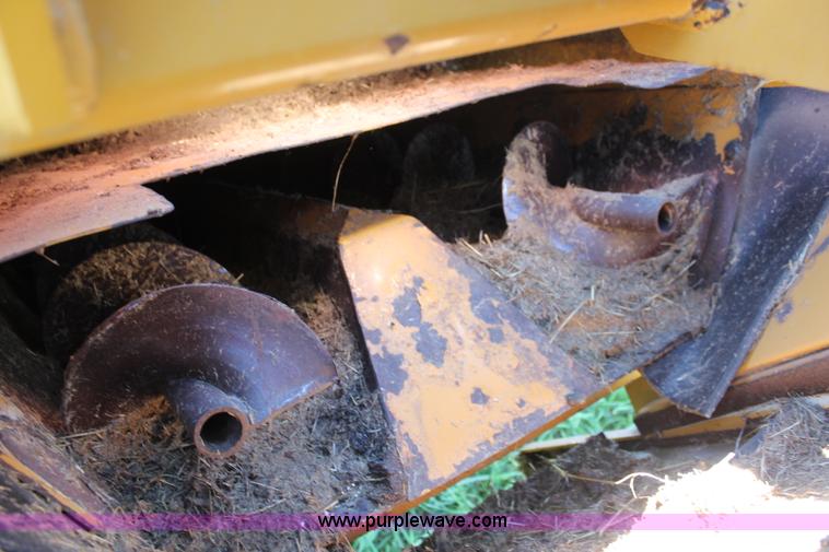 image for item I5772 HayBuster H1000 big bite tub grinder