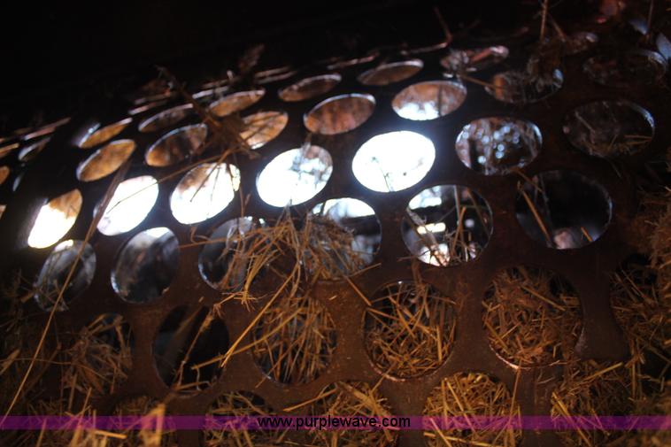 image for item I5772 HayBuster H1000 big bite tub grinder