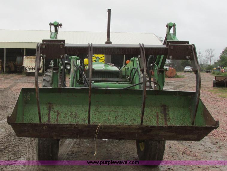 image for item I6101 1970 John Deere 4020 tractor