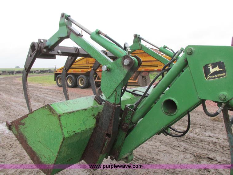 image for item I6101 1970 John Deere 4020 tractor