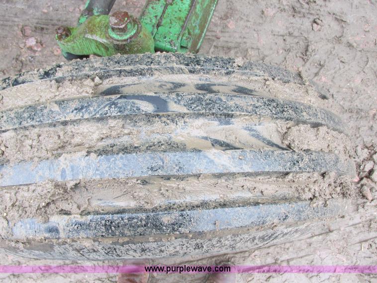 image for item I6101 1970 John Deere 4020 tractor