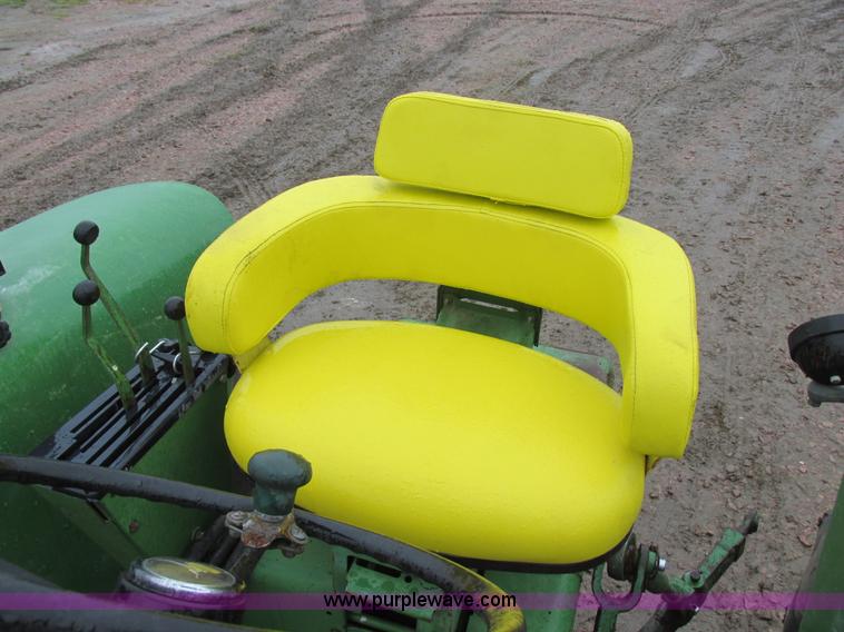 image for item I6101 1970 John Deere 4020 tractor