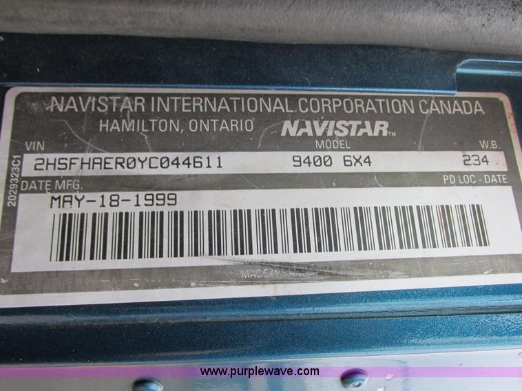 image for item I6104 2000 International 9400 Eagle semi truck