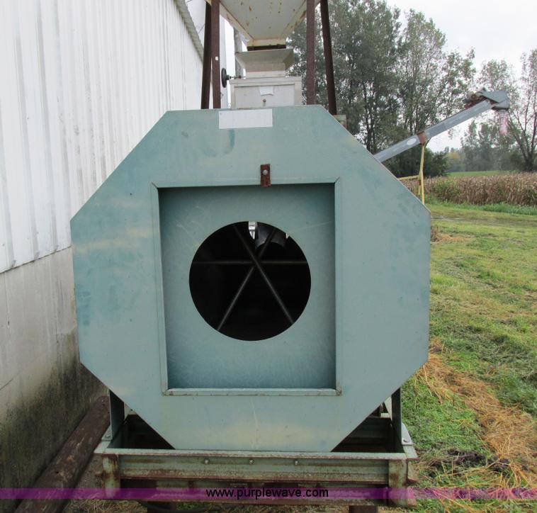 image for item I8922 Gustafson 5600 seed treater