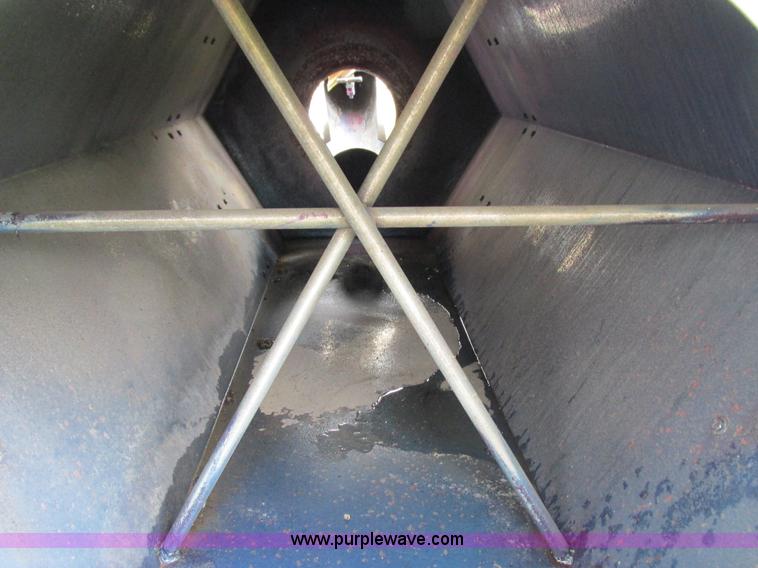 image for item I8922 Gustafson 5600 seed treater