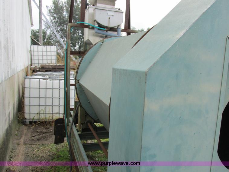 image for item I8922 Gustafson 5600 seed treater
