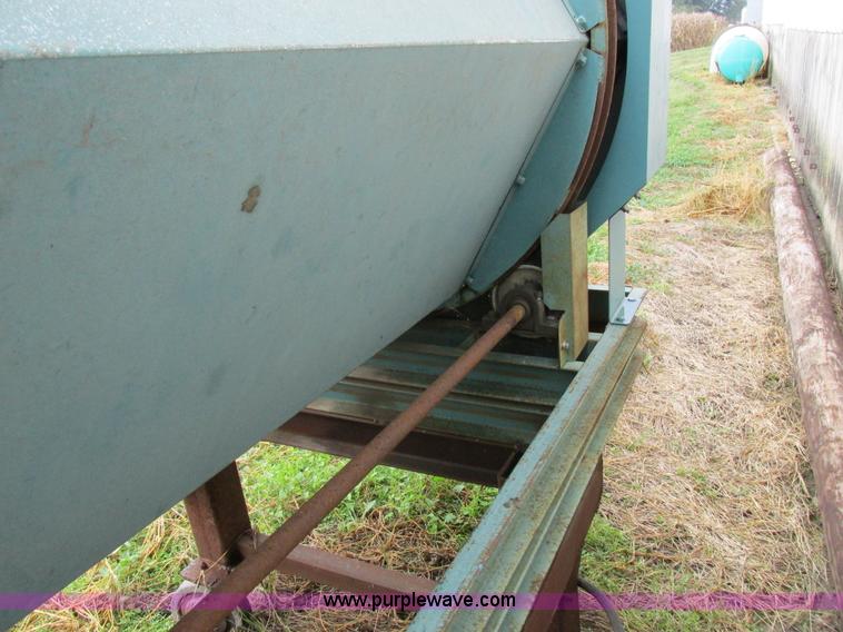 image for item I8922 Gustafson 5600 seed treater